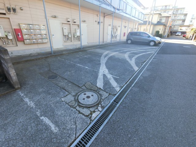 ガーデン六本木 106駐車場