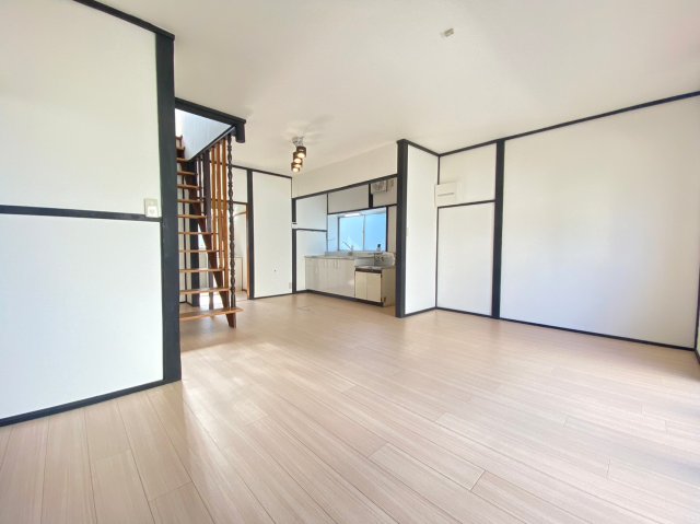 君津市大和田戸建 1居間・リビング