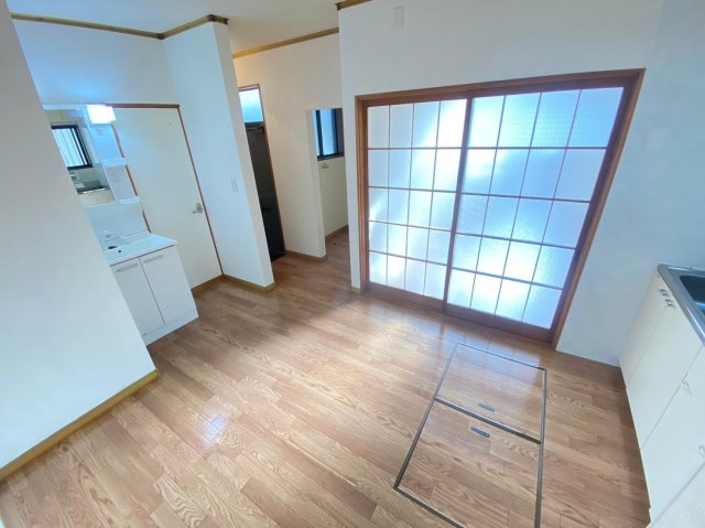 アートメゾン杢師 102居間・リビング