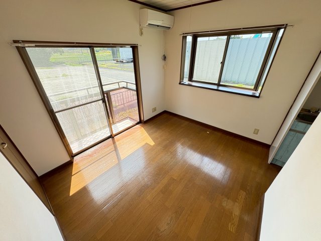 グランディハイツA 1階駐車場