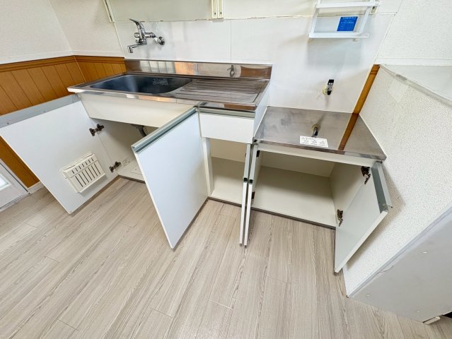 パルトネール東郷 203収納