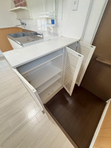 パルトネール東郷 203収納