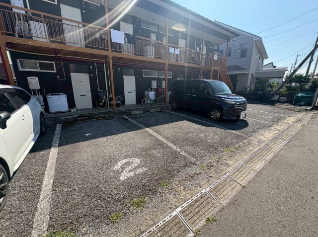 小松荘 2階駐車場