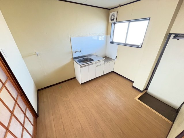 第二コーポ長門 2階居間・リビング