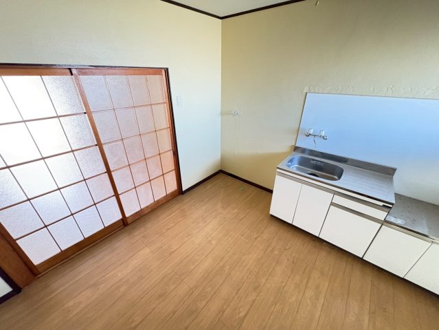 第二コーポ長門 2階内装