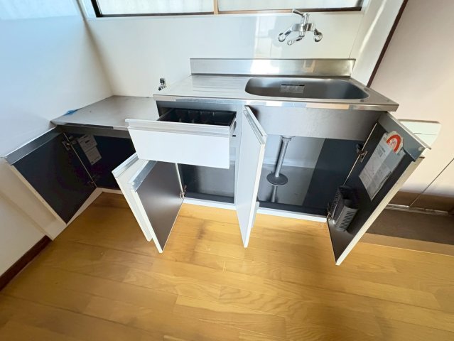 第一コーポ長門 1階収納