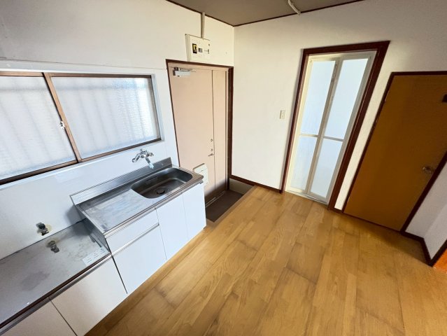 第一コーポ長門 1階内装