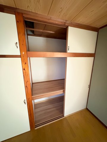 第一コーポ長門 1階収納