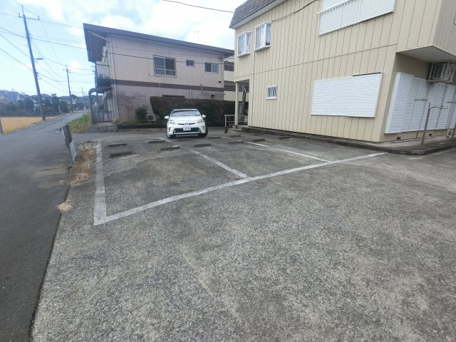 第三コーポ長門 2階駐車場