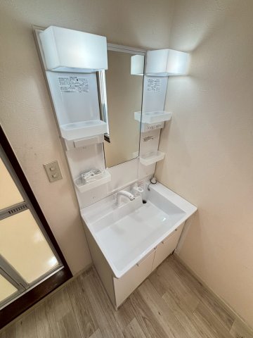 西三里塚K邸戸建 1独立洗面台