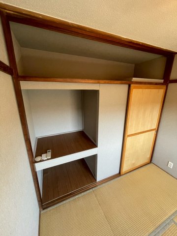 西小中台団地　12号棟 403収納