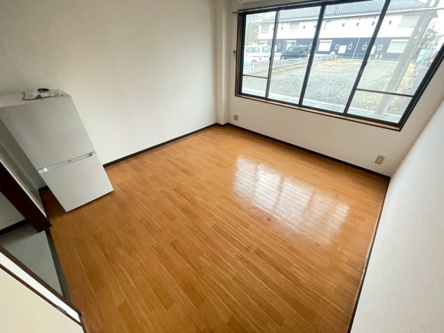 総和ハイツ 203居間・リビング