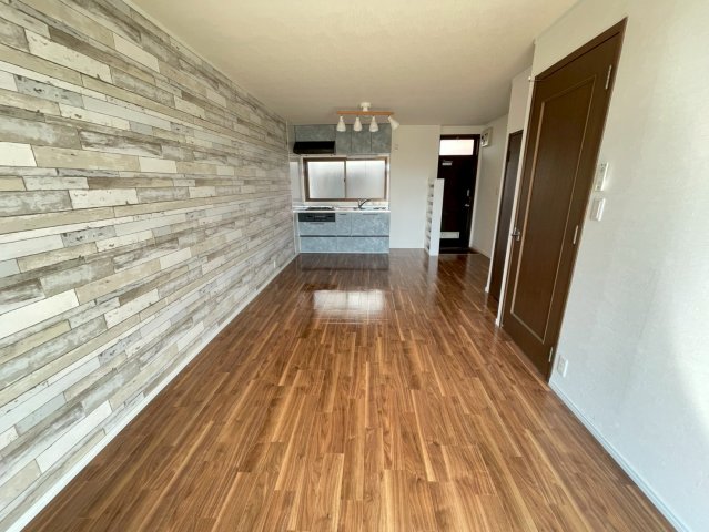 ベルハイツ 101居間・リビング