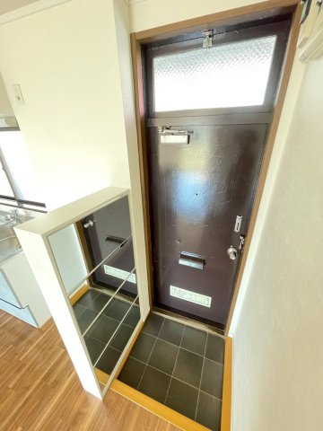 ベルハイツ 101玄関