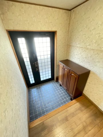 若葉区中田町戸建 1玄関