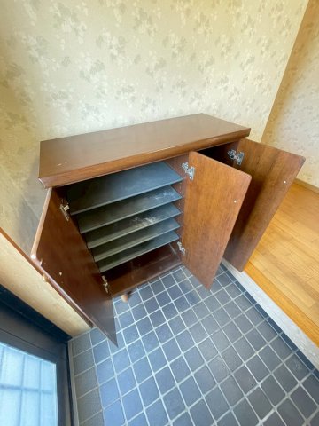 若葉区中田町戸建 1玄関