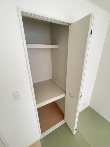 アトラス七栄 1-2階収納