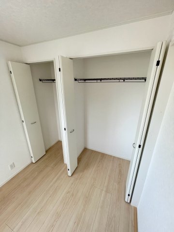 アトラス七栄 1-2階収納