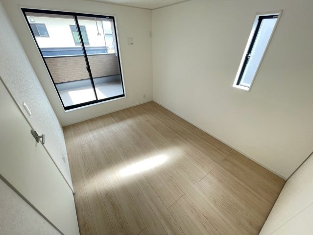 アトラス七栄 1-2階洋室