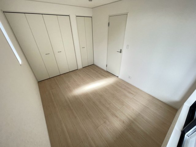 アトラス七栄 1-2階洋室