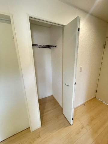 アトラス七栄 1-2階収納