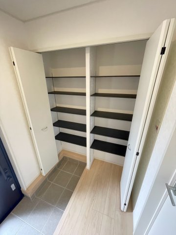 アトラス七栄 1-2階収納
