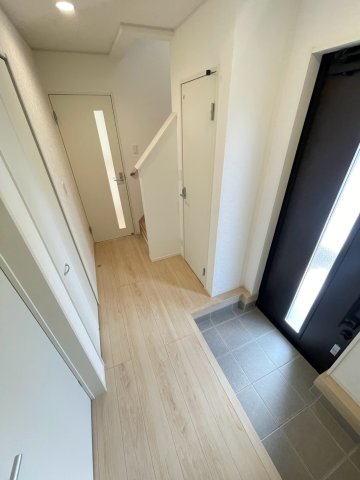 アトラス七栄 1-2階玄関