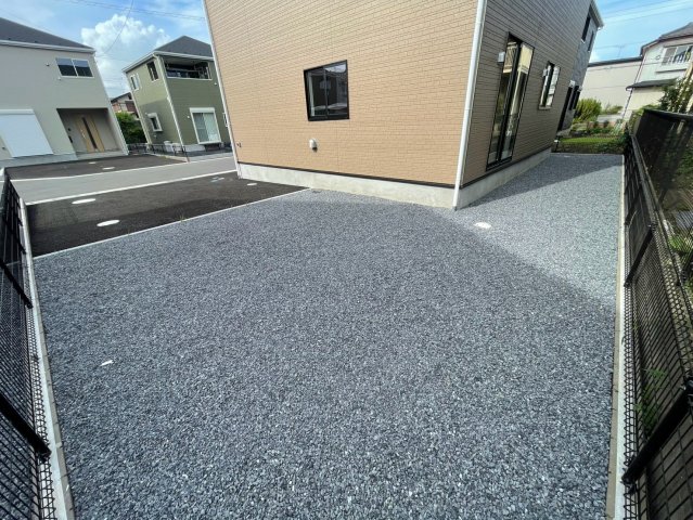 アトラス七栄 1-2階駐車場