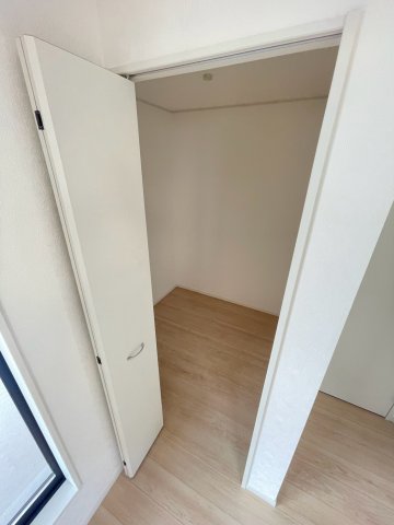 アトラス七栄 1-2階収納