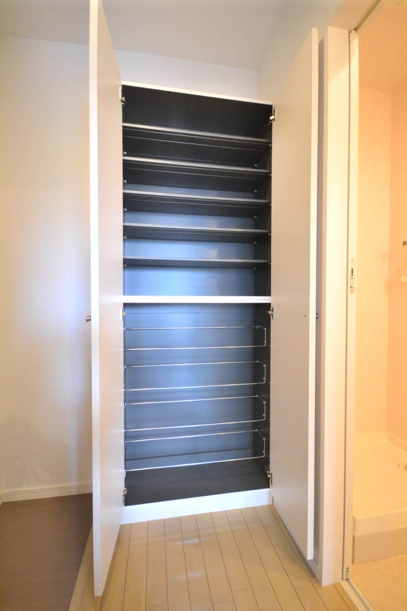 フレアコート西台 2階収納