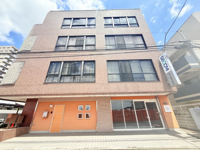 ヤマコービル 1階外観