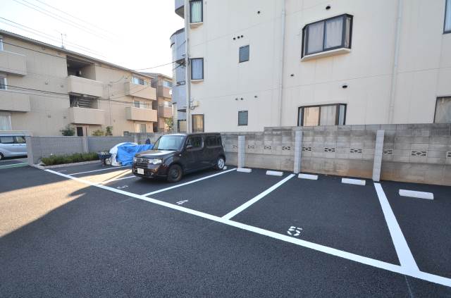 ビューテラスK　Ⅲ 1階駐車場