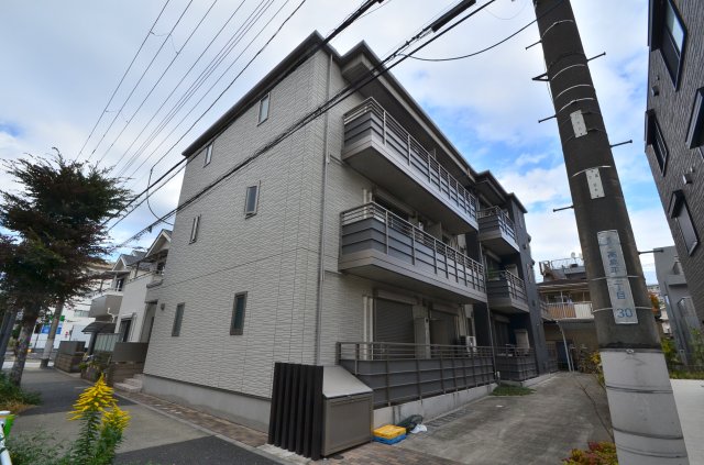 ウェストヒルズ 1階外観