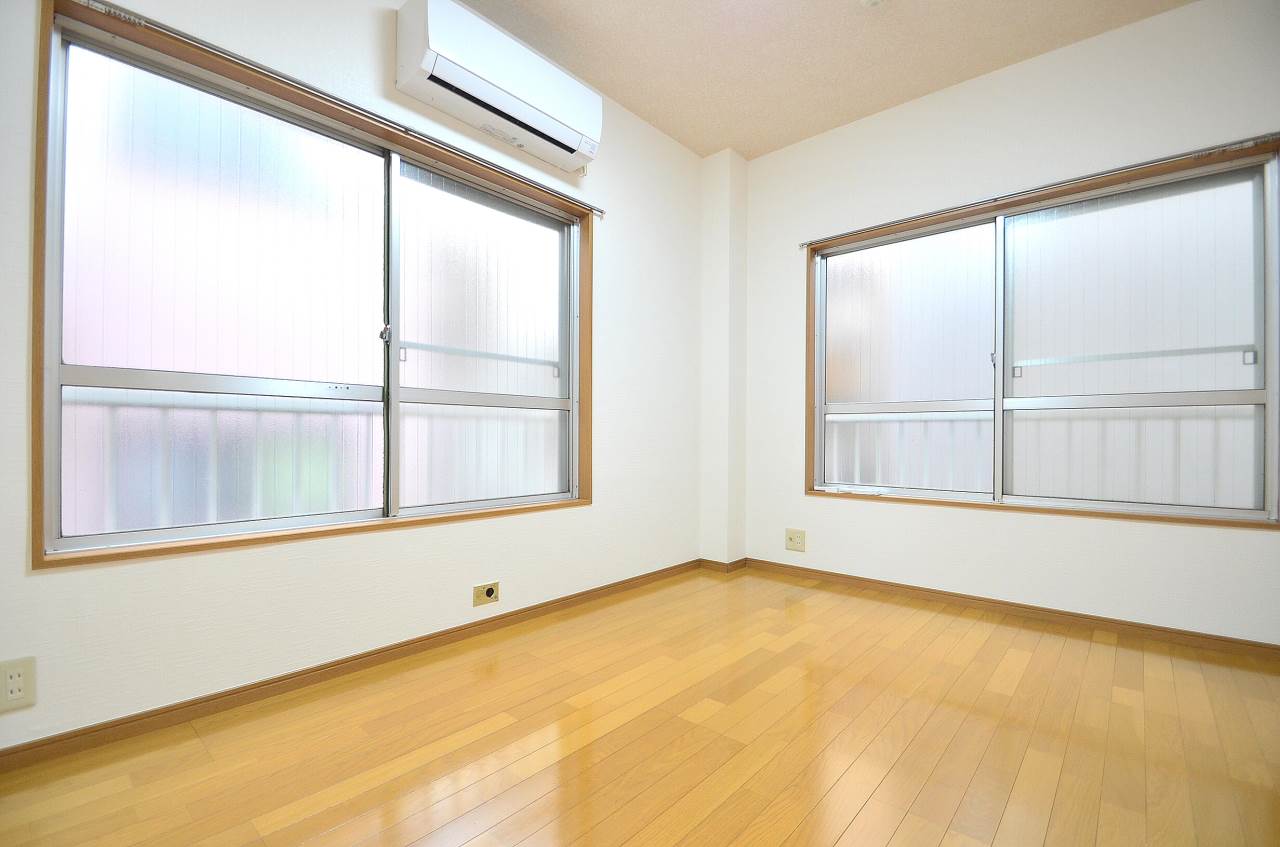 滝沢コーポ 2階居間・リビング