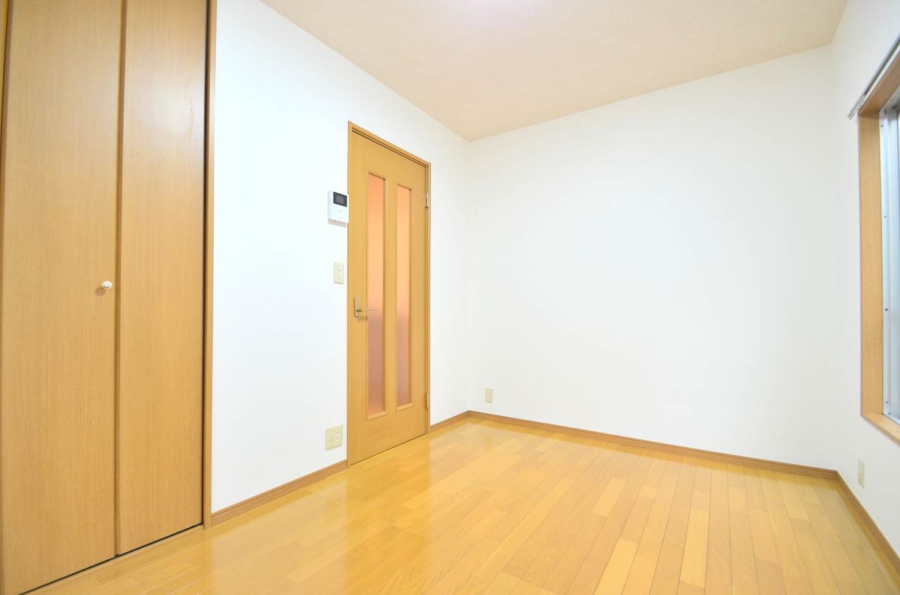 滝沢コーポ 2階寝室