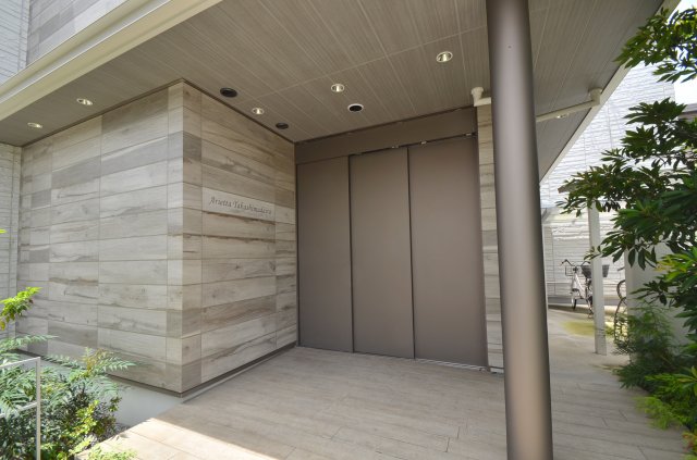 Arietta Takashimadaira 2階エントランス