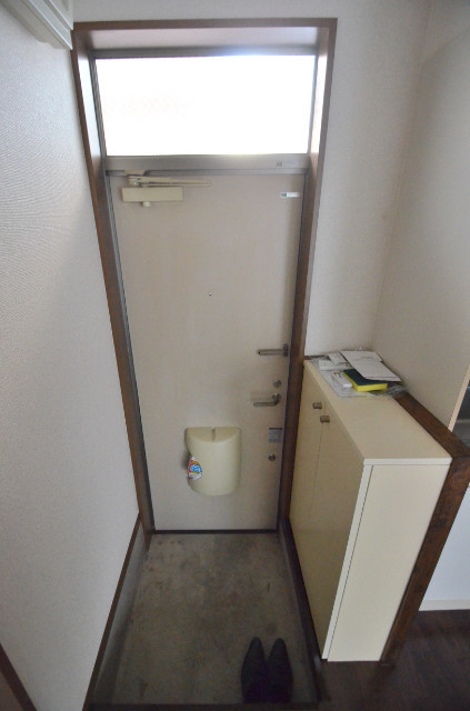 シャトル熊野町Ⅱ 1階玄関