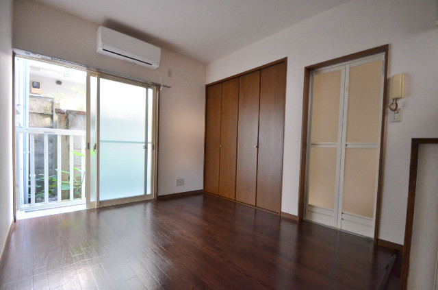 シャトル熊野町Ⅱ 1階居間・リビング