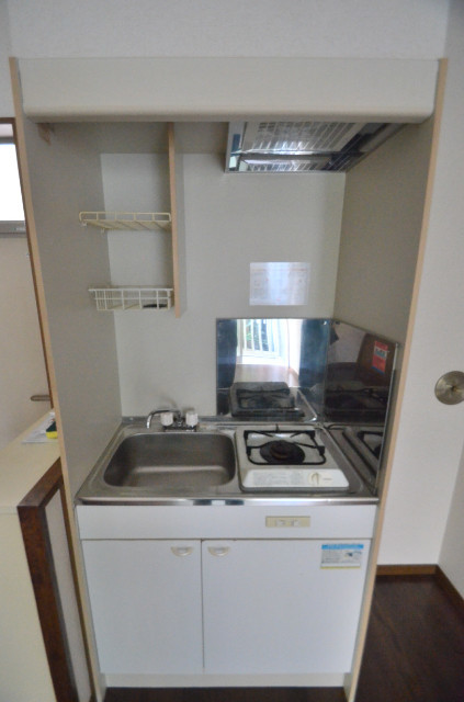 シャトル熊野町Ⅱ 1階キッチン