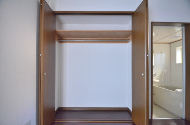 シャトル熊野町Ⅱ 1階収納