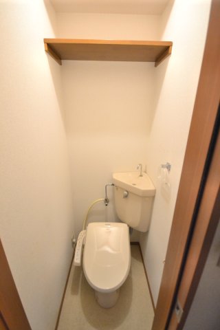 カーサ小豆沢 1階トイレ