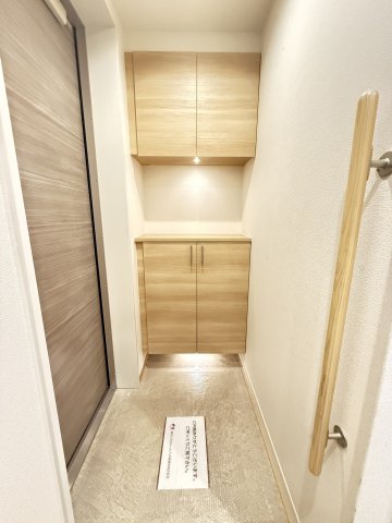 シャーメゾン東坂下 2階玄関