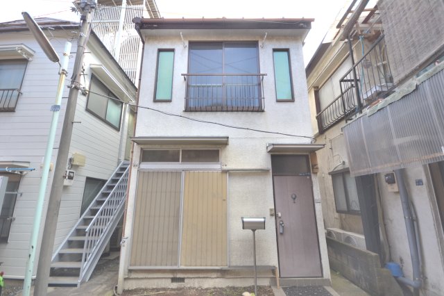 高島平２丁目戸建て 1-2階外観