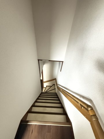 高島平２丁目戸建て 1-2階