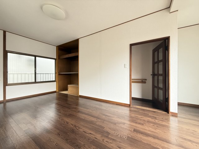 高島平２丁目戸建て 1-2階
