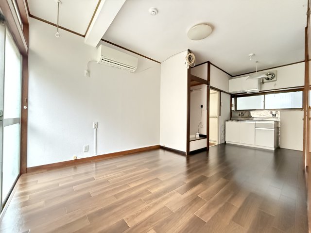 高島平２丁目戸建て 1-2階居間・リビング