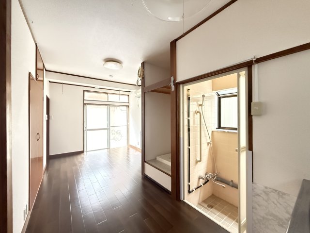 高島平２丁目戸建て 1-2階