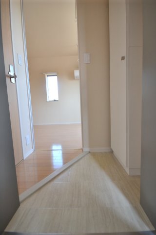 サニーヒルズ 3階玄関