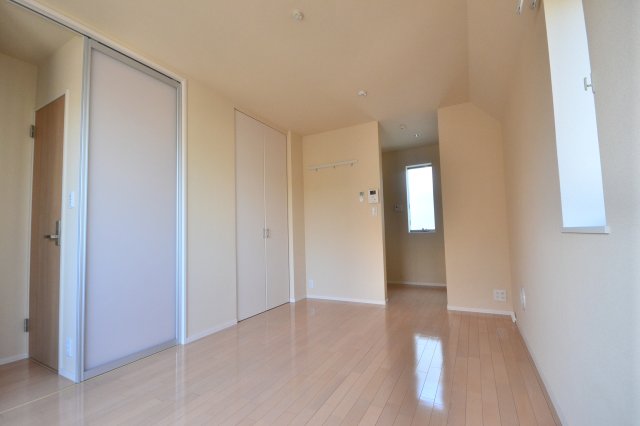 サニーヒルズ 3階寝室