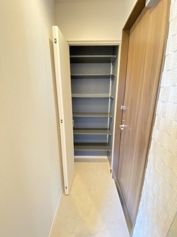 リヴィエール浮間舟渡 5階玄関